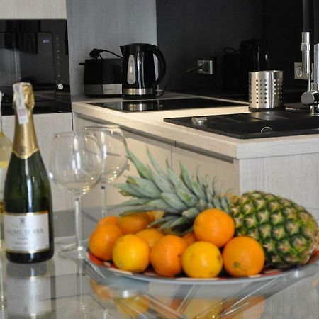 Apartmentsun White Вроцлав Экстерьер фото